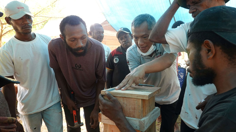 2022 11 24 Training on stingless bee in Wendi and Haha West Papua mb 3