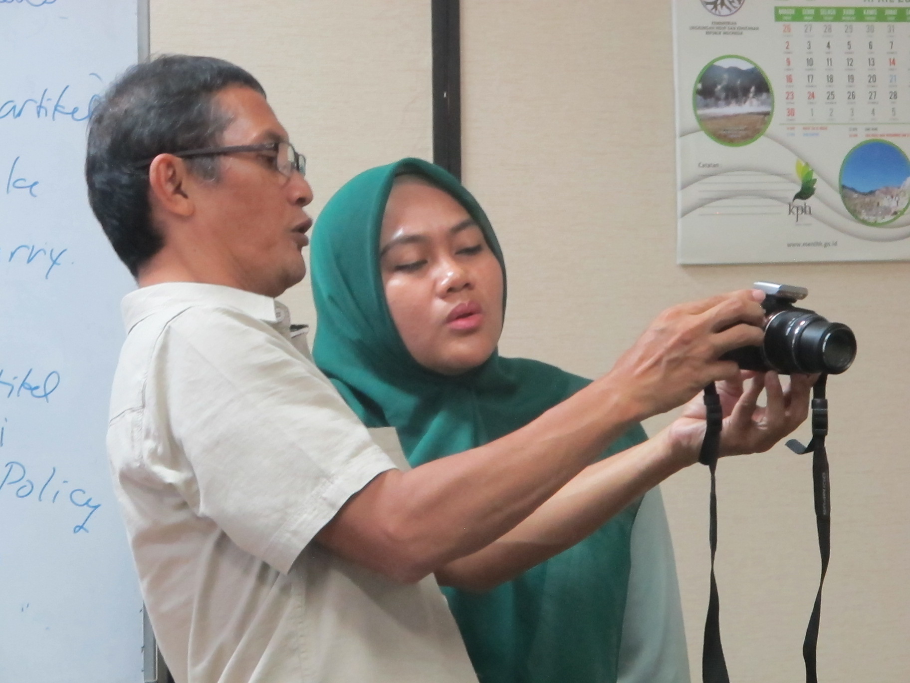 pelatihan menulis dan fotografi em